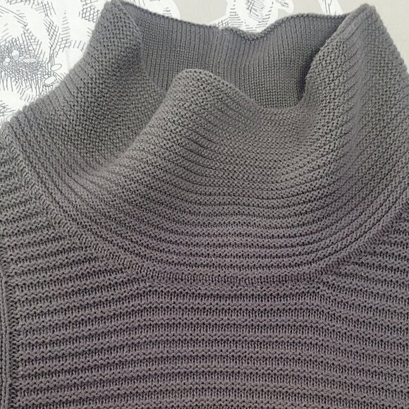 Vince Camuto High Neck Tunic Sweater Gray Size XS (runs large) - Picture 3 of 7